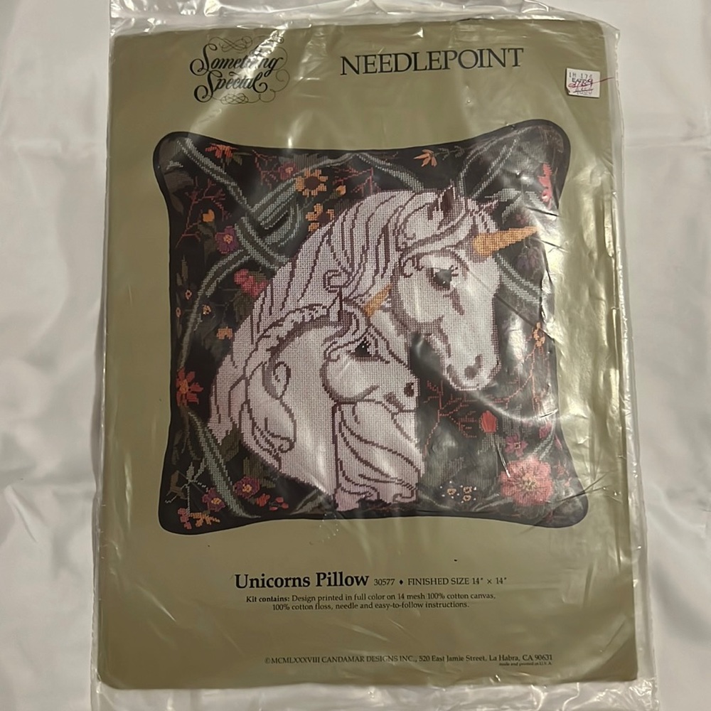 New 1988 Something Special UNICORNS PILLOW Needlepoint Candamar Design Kit 30577